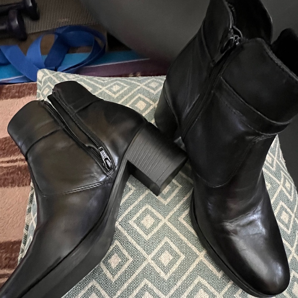 NEW! Luca Ferri leather Booties-size Euro 41/US 10.5/11